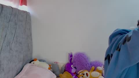 Snapshot of kimmy_veggaa chatting on 15, 10, 2025 kimm online show from 15, 10, 2025