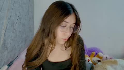 Snapshot of kimmy_veggaa chatting on 16, 10, 2025 kimm online show from 16, 10, 2025