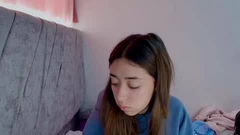 Snapshot of kimmy_veggaa chatting on 22, 10, 2025 kimm online show from 22, 10, 2025