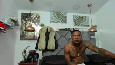Snapshot of king_fitt_ chatting on 4, 12, 2024 HOT MEN BLACK online show from 4, 12, 2024