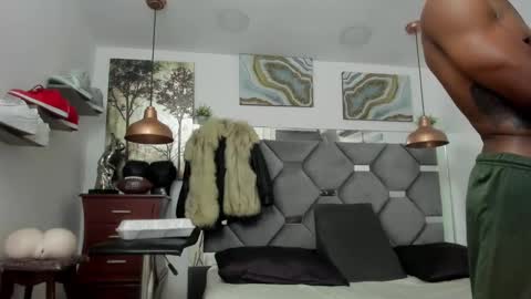 Snapshot of king_fitt_ chatting on 8, 2, 2025 HOT MEN BLACK online show from 8, 2, 2025