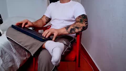 Snapshot of king_master_juan chatting on 13, 11, 2025 The Best Master online show from 13, 11, 2025