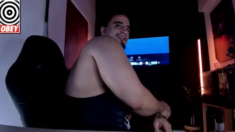 Snapshot of kingbear777 chatting on 7, 11, 2025 King Bear online show from 7, 11, 2025