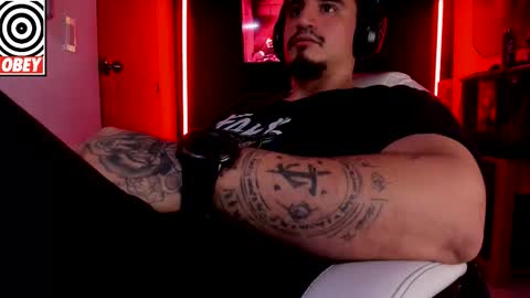 Snapshot of kingbear777 chatting on 24, 11, 2025 King Bear online show from 24, 11, 2025