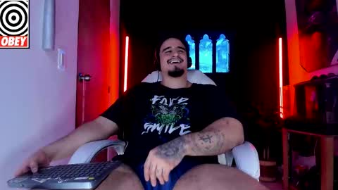 Snapshot of kingbear777 chatting on 26, 11, 2025 King Bear online show from 26, 11, 2025