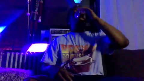 Snapshot of kinglibra420 chatting on 11, 1, 2025 loyal fuck online show from 11, 1, 2025