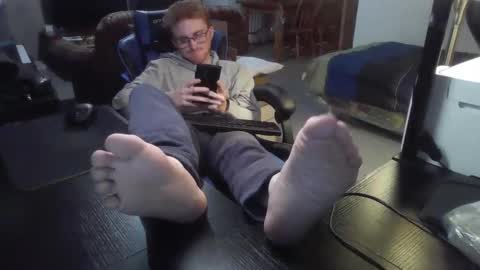 Snapshot of kingoffootfetish chatting on 11, 1, 2025 Master  King Tommy online show from 11, 1, 2025