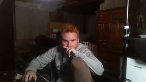 Snapshot of kingoffootfetish chatting on 17, 9, 2025 Master  King Tommy online show from 17, 9, 2025