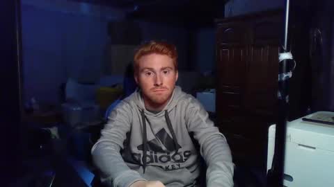 Snapshot of kingoffootfetish chatting on 18, 10, 2025 Master  King Tommy online show from 18, 10, 2025