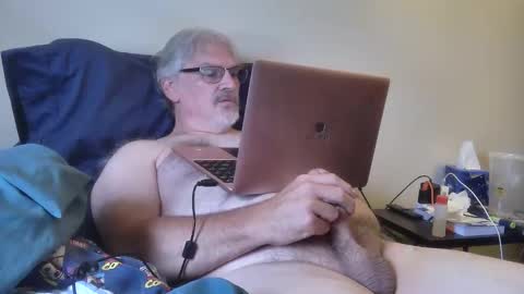 Snapshot of kingtongue10 chatting on 5, 6, 2026 kingtongue10 online show from 5, 6, 2026