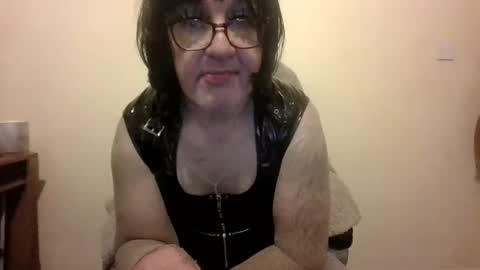 Snapshot of kingwillywoo chatting on 7, 1, 2025 Cynthia Pvc lips online show from 7, 1, 2025