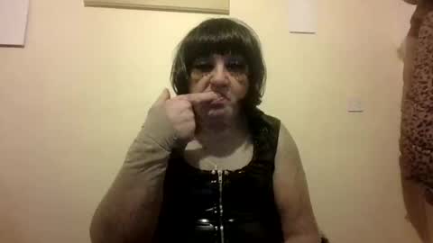 Snapshot of kingwillywoo chatting on 7, 1, 2025 Cynthia Pvc lips online show from 7, 1, 2025