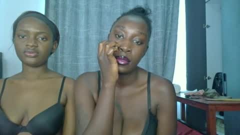 Snapshot of kinky_leila chatting on 23, 6, 2026 kinky_leila online show from 23, 6, 2026