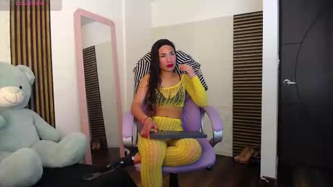 Snapshot of kinky_milky chatting on 9, 9, 2025 Lia online show from 9, 9, 2025