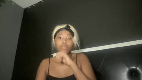 Snapshot of kinkykittee chatting on 12, 2, 2025 Bunniii online show from 12, 2, 2025