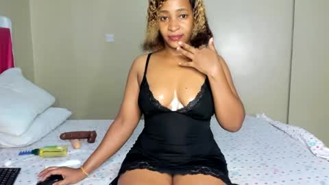 Snapshot of kinkylyla chatting on 3, 7, 2026 Kinky online show from 3, 7, 2026