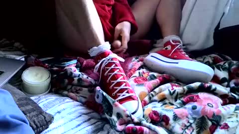 Snapshot of kinkysneakergirl chatting on 29, 4, 2026 KinkySneakerGirl online show from 29, 4, 2026