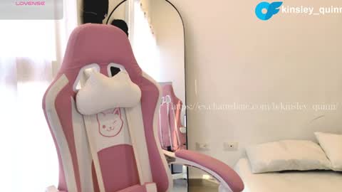 Snapshot of kinsley_quinn chatting on 24, 4, 2026 5 short videos of my body parts for 200 tks online show from 24, 4, 2026