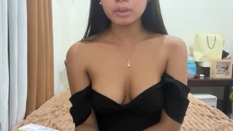 kira_danaya online show from 8, 4, 2026