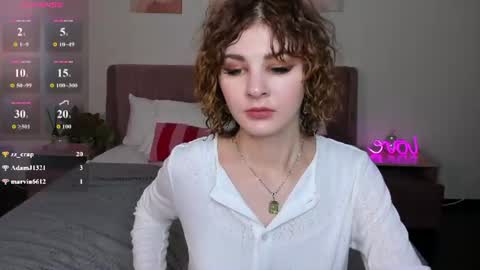 Snapshot of kira_fluffy chatting on 5, 7, 2026 Kira online show from 5, 7, 2026