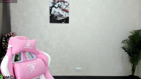 Aura online show from 5, 11, 2025