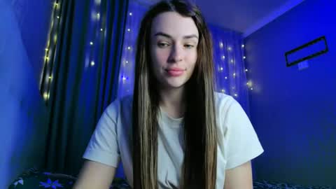 Snapshot of kira_love1 chatting on 4, 4, 2026 Kira love1 online show from 4, 4, 2026