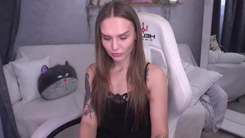 kiraagray online show from 3, 12, 2025