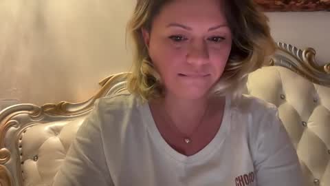 Snapshot of kiradivine chatting on 8, 1, 2026 KiraDivine online show from 8, 1, 2026