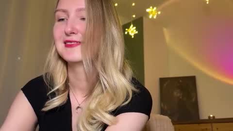 Snapshot of kirafatex chatting on 14, 10, 2025 KiraFatex online show from 14, 10, 2025