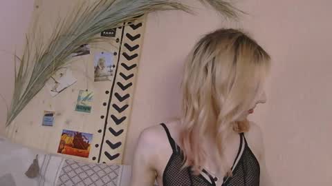 Kira online show from 6, 4, 2026