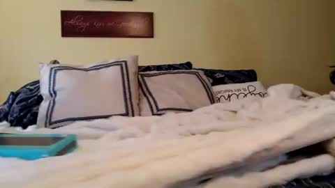 kirbynklyde online show from 11, 3, 2025