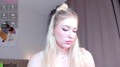 Snapshot of kiss_kr1ss chatting on 30, 3, 2026 Chloe online show from 30, 3, 2026