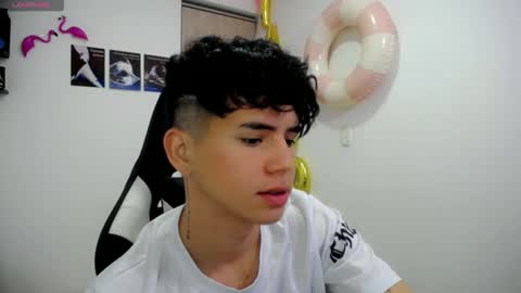 Snapshot of kiss_whitee chatting on 22, 9, 2025 kiss_whitee online show from 22, 9, 2025