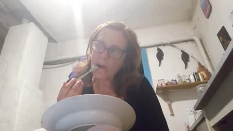 kissandvibe online show from 31, 10, 2025