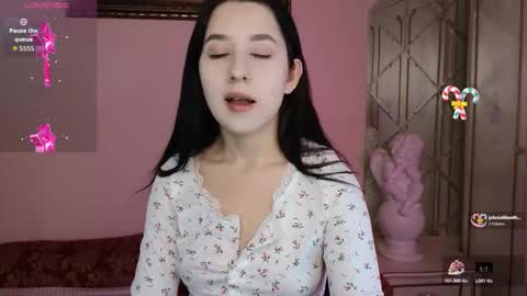 Hot Eva online show from 4, 2, 2026