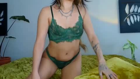 Snapshot of kissmerosy chatting on 1, 3, 2025 Rose online show from 1, 3, 2025