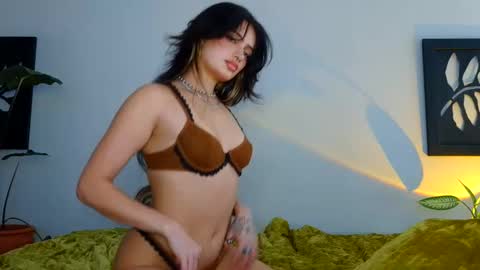 Snapshot of kissmerosy chatting on 2, 3, 2025 Rose online show from 2, 3, 2025