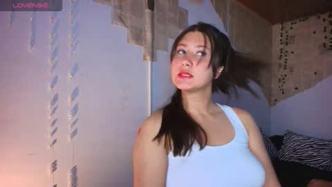 Snapshot of kisstarxxx chatting on 25, 9, 2025 Helena and Brad online show from 25, 9, 2025