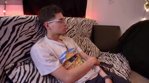 Snapshot of kisstarxxx chatting on 15, 2, 2026 Helena and Brad online show from 15, 2, 2026