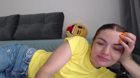 Snapshot of kitcatheaven4u chatting on 18, 7, 2026 Im Amaia Everyone Merry Christmas online show from 18, 7, 2026