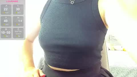 Snapshot of kitkatvel chatting on 13, 6, 2026 kitkatvel online show from 13, 6, 2026