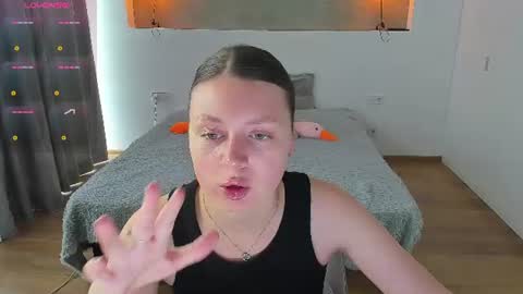 Snapshot of kitkatvel chatting on 18, 6, 2026 kitkatvel online show from 18, 6, 2026