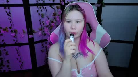 Snapshot of kitsune_little chatting on 3, 6, 2026 kitsune_little online show from 3, 6, 2026