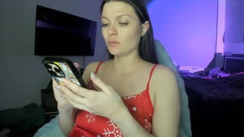 Serina Chan online show from 22, 12, 2024