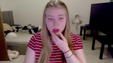 Jennyblonde and Emmabrunette online show from 11, 11, 2025