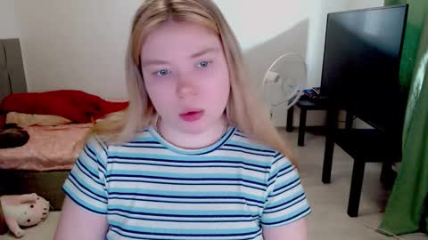 Jennyblonde and Emmabrunette online show from 24, 2, 2026
