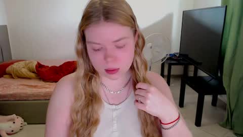 Jennyblonde and Emmabrunette online show from 12, 5, 2026