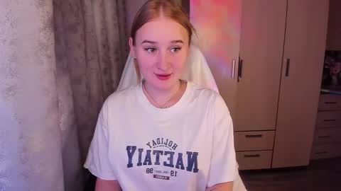 Snapshot of kitten_sun chatting on 23, 2, 2025 kitten_sun online show from 23, 2, 2025