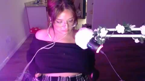 kittengonewild online show from 24, 5, 2026