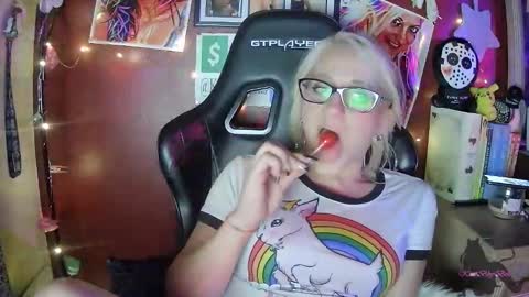 Snapshot of kittibbybells0311 chatting on 1, 6, 2026 Kitti online show from 1, 6, 2026